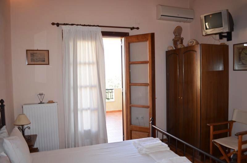 Alexandraki Rooms Poulithra Room photo